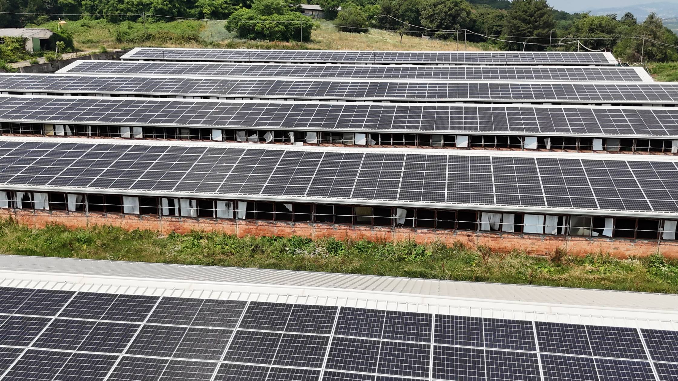 Impianto fotovoltaico su edificio aziendale per Comunità Energetica Rinnovabile CER a Verona